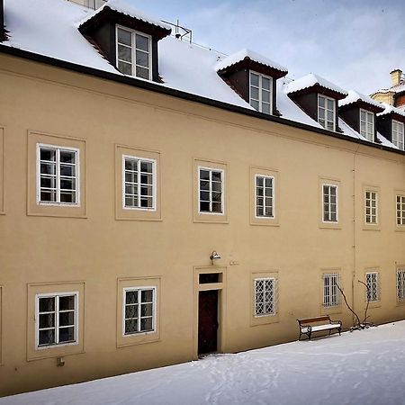 Utulny Byt Pod Prazskym Hradem Apartamento Praga Exterior foto